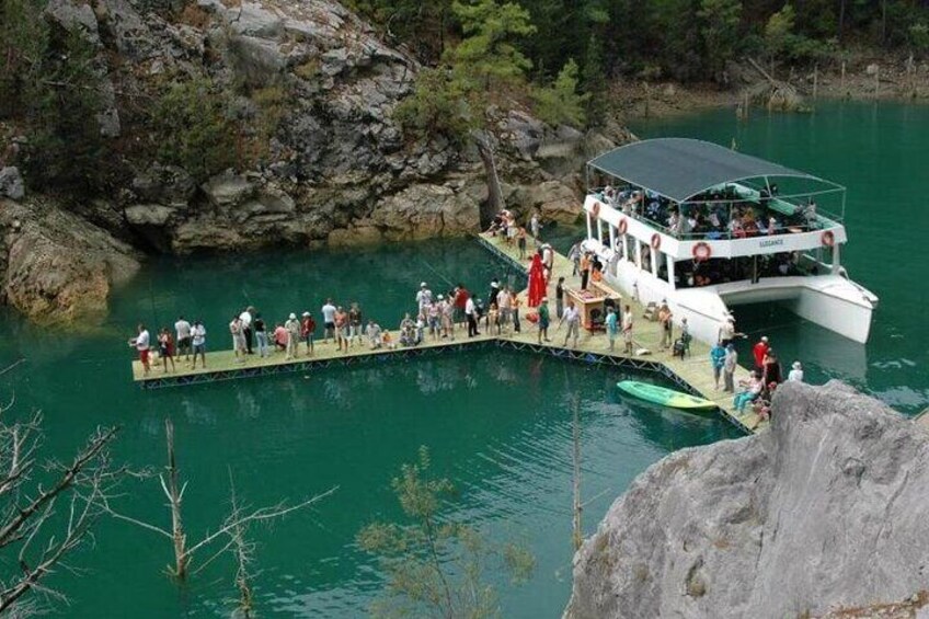 Green Canyon Boat Trip with Lunch and Unlimited Drinks
