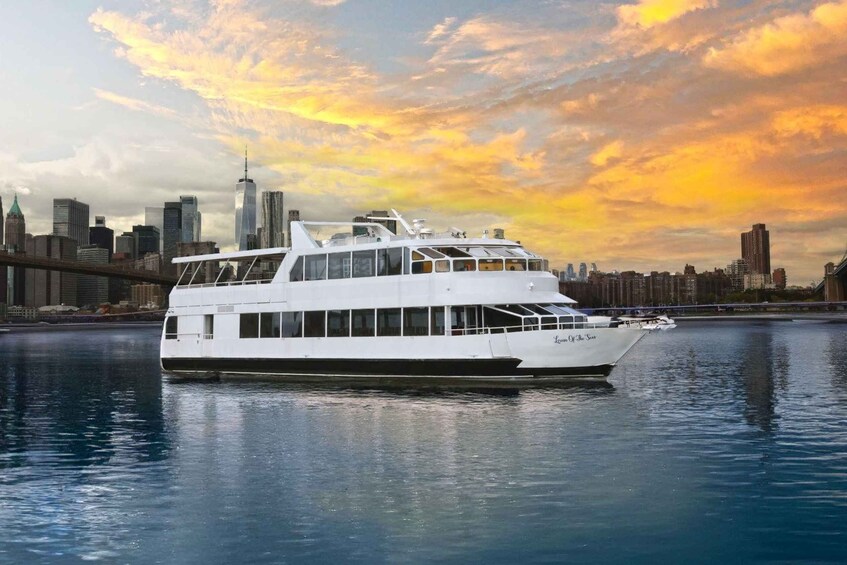 NYC: Gourmet Dinner Cruise with Live Music