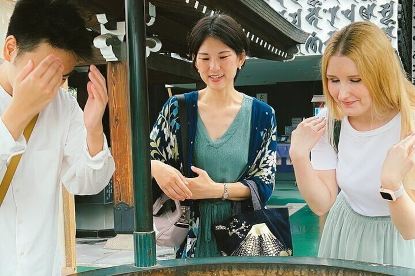 Calm Tokyo - Cultural Temple Tour with a Real Local