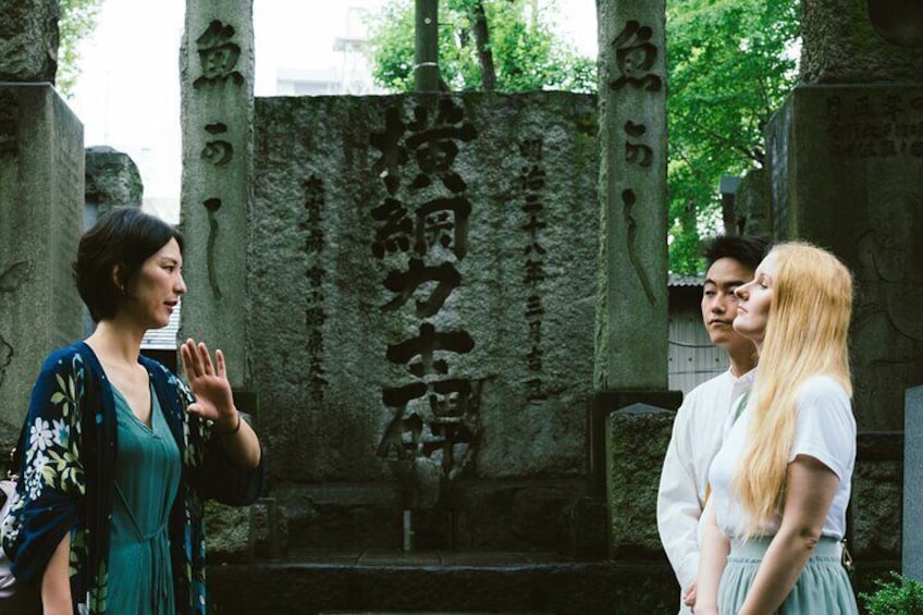 Calm Tokyo - Cultural Temple Tour with a Real Local