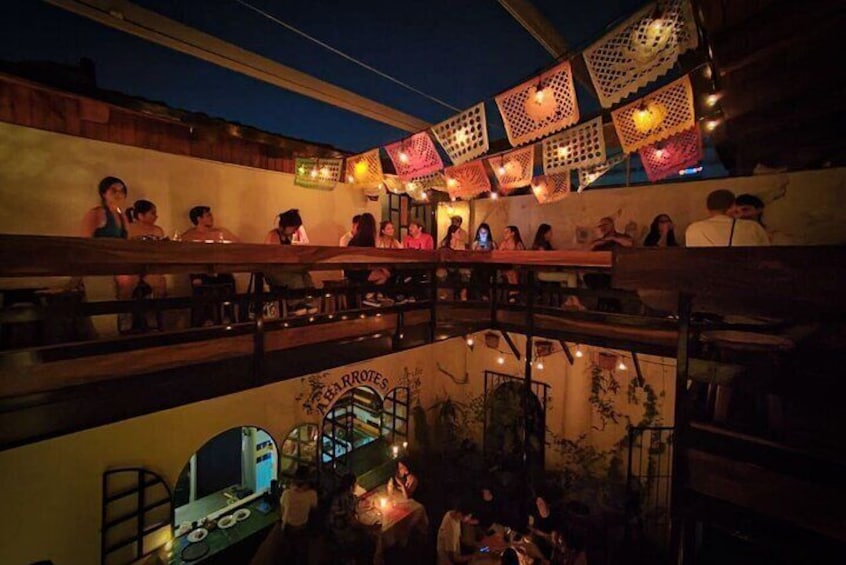 Friday Night Bar Crawl in Guadalajara