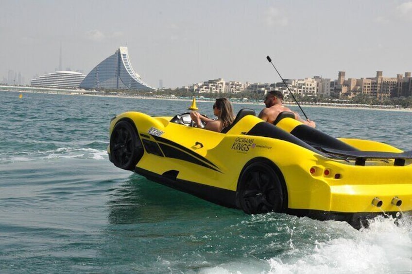 Speed with the jet car in Dubai