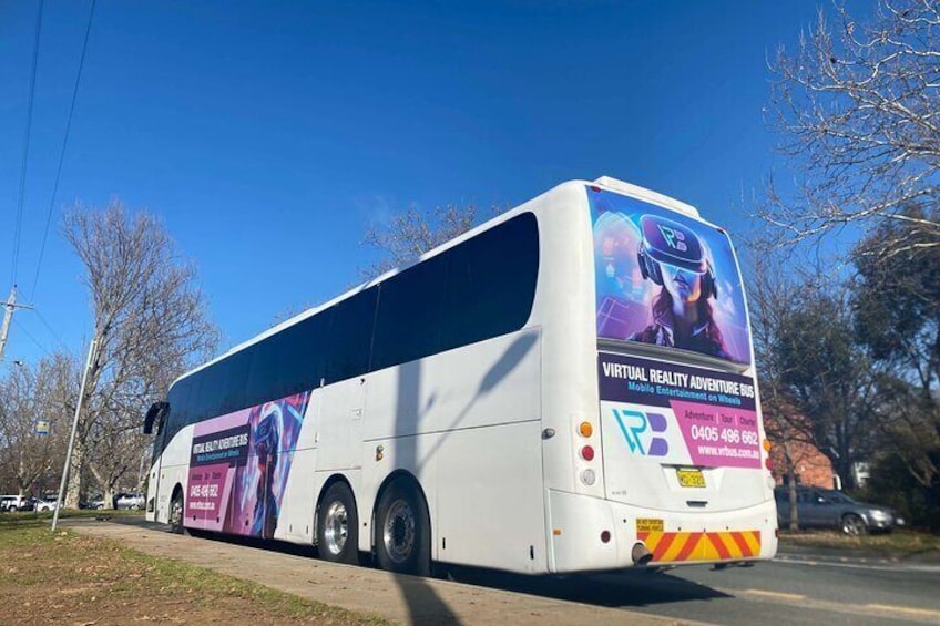 3 Hour Historical Tour of Canberra on VR BUS for Schools
