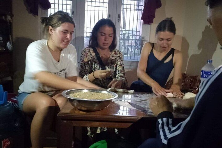 Pokhara: 1 Day Momo making cooking class