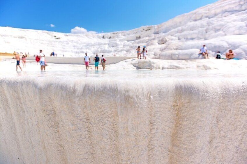 Full-Day Tour to Pamukkale From Marmaris with Breakfast and Lunch