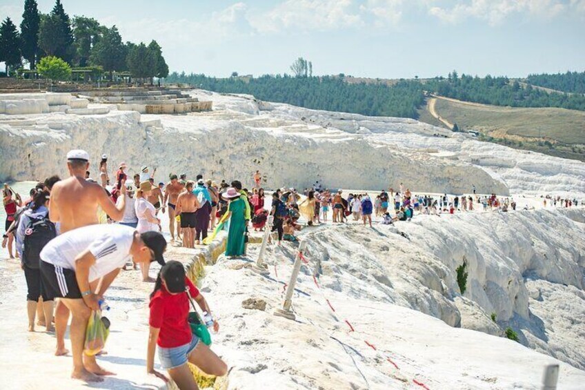 Full-Day Tour to Pamukkale From Marmaris with Breakfast and Lunch