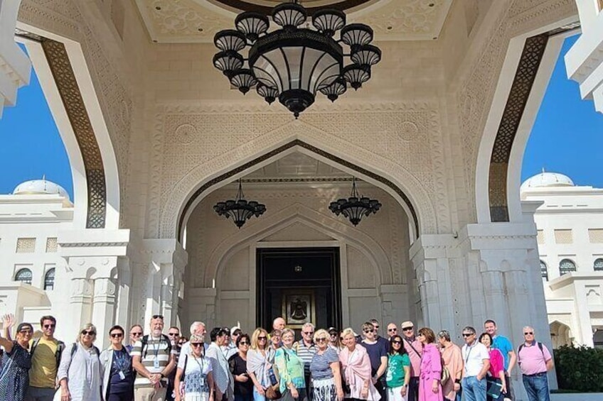 Abu Dhabi Private City Tour with Local Guide