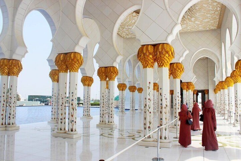 Abu Dhabi Private City Tour with Local Guide