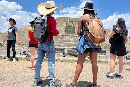 Teotihuacan Pyramids Tour from Mexico City