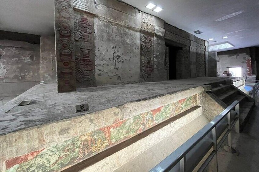 Private tour to Teotihuacan: rebuilding the past.