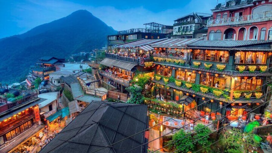 7-Hour Jiufen Night View, Shifen Waterfall & Raohe Market Tour