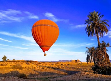 Marrakech: paseo en globo aerostático con desayuno tradicional