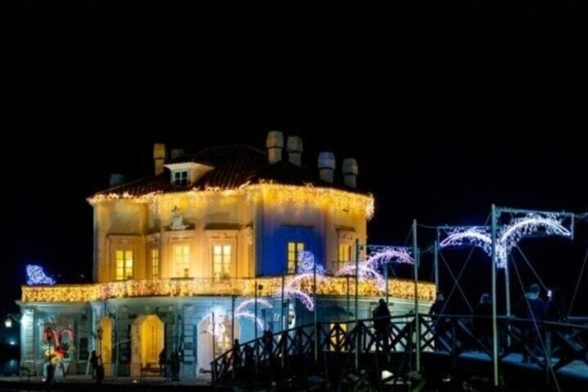 Casina Vanvitelliana at night.