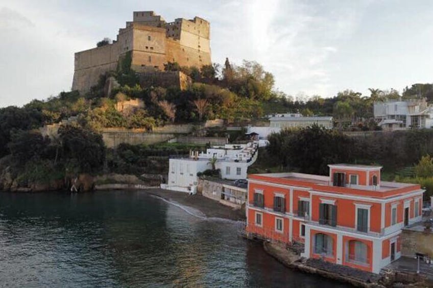 Castello Di Baia is located in a strategic position, as it was erected on a promontory 51 m above sea level, dominating the entire Gulf of Pozzuoli up to Procida, Ischia and Procida.