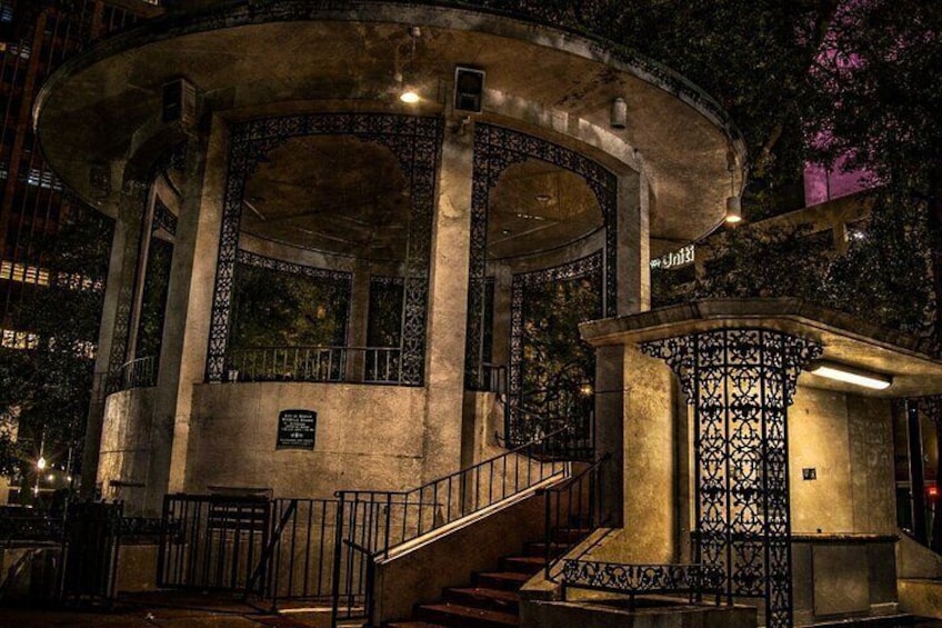 Encounter Spirits on a Mobile AL Ghost Tour Adventure.