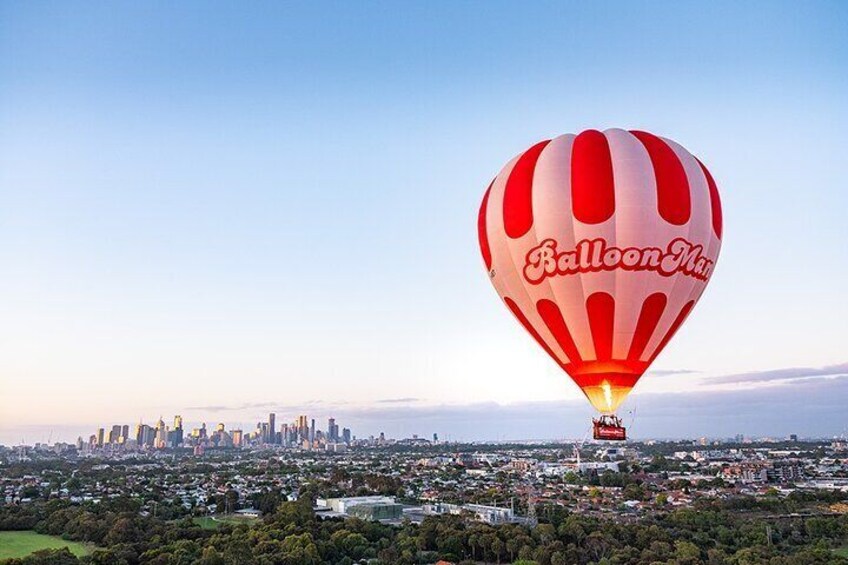 Melbourne Premium Balloon Flight plus 5-Star champagne breakfast