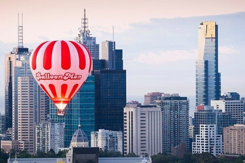 Melbourne Premium Balloon Flight plus 5-Star champagne breakfast