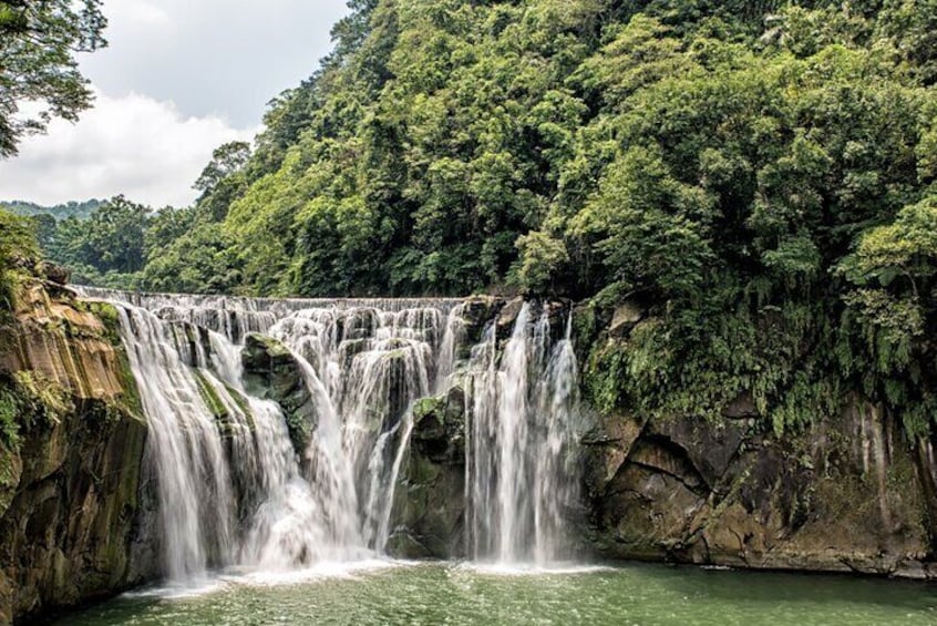 Full-Day Tour in Taiwan with English-Speaking Guide