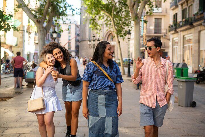 Barcelona Marvels: A Guided Walking Tour 