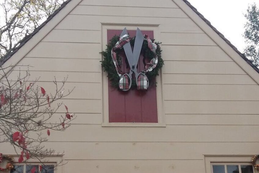 1 Hour Christmastide Walking Tour in Virginia Past and Present 