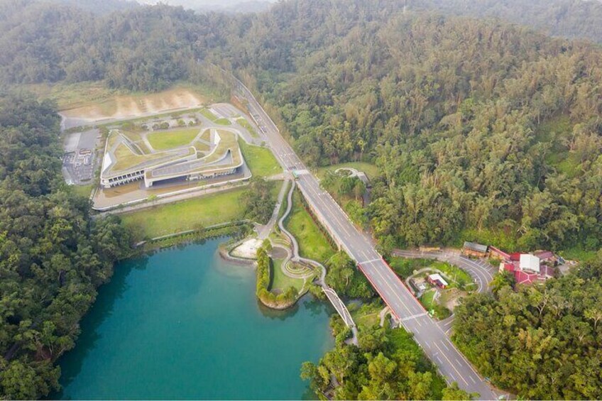 Nantou Day Tour: Sun Moon Lake & Ita Thao Pier from Taipei