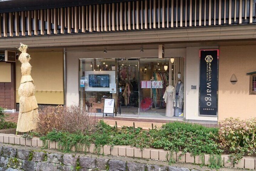 Kanazawa: Traditional Kimono Rental Experience at WARGO