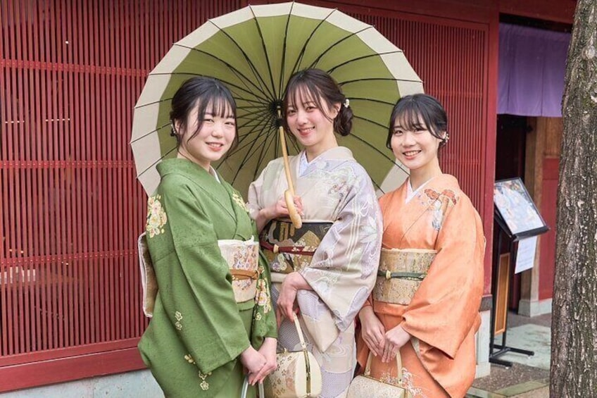 Kanazawa: Traditional Kimono Rental Experience at WARGO