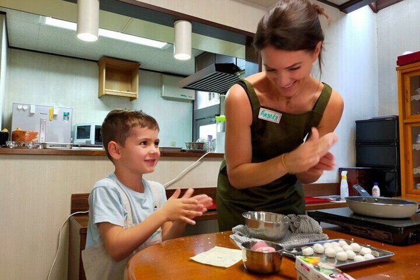 Kyoto near Fushimiinari : Wagashi(Japanese sweets)Cooking Class 