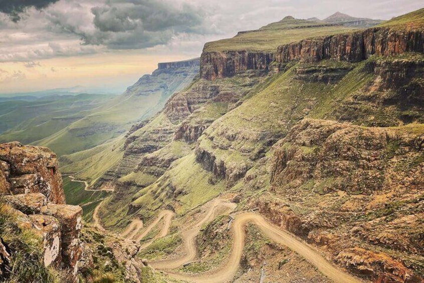 2-Day Tour in Sani Pass and Drakensberg Gardens from Durban