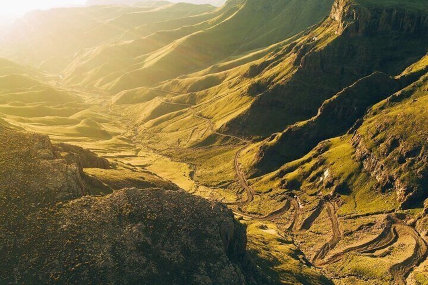 2-Day Tour in Sani Pass and Drakensberg Gardens from Durban