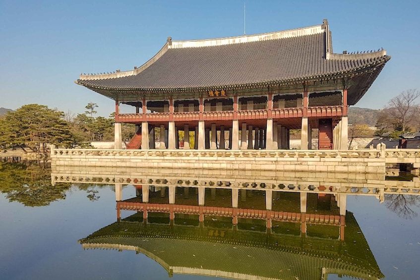 Picture 1 for Activity Seoul: Gyeongbok Palace and Bukchon Hanok Walking Tour