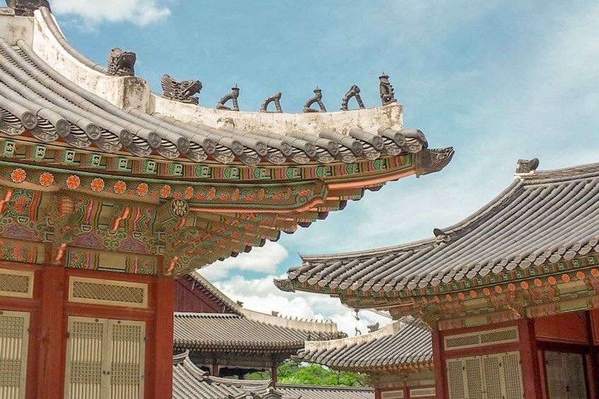 Picture 2 for Activity Seoul: Gyeongbok Palace and Bukchon Hanok Walking Tour