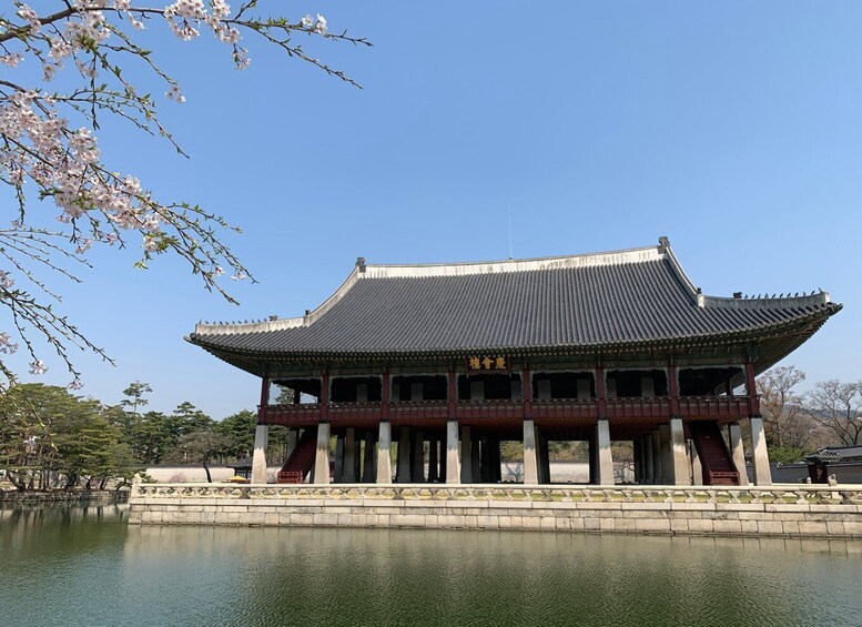 Picture 6 for Activity Seoul: Gyeongbok Palace and Bukchon Hanok Walking Tour