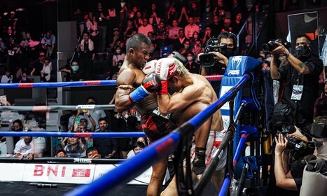 Bangkok: Tiket Tinju Muay Thai di Stadion Rajadamnern