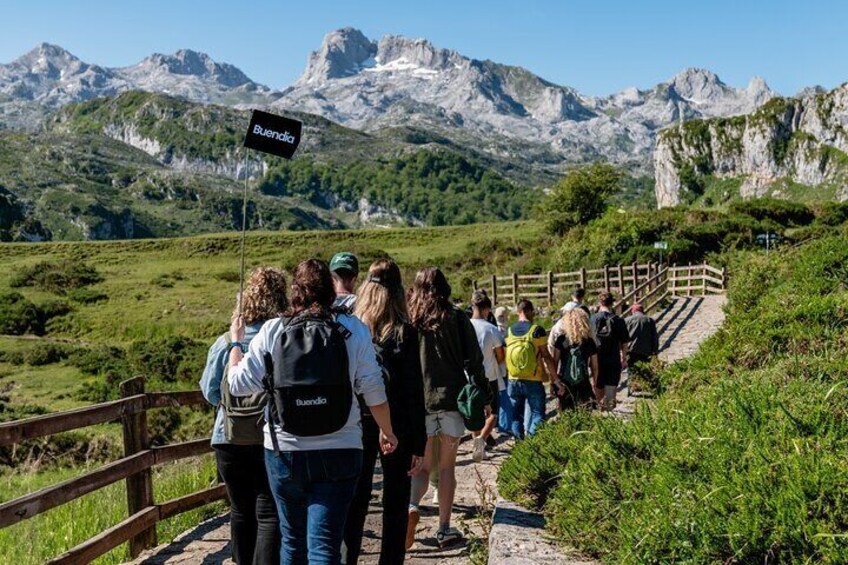 Excursion to the Lakes and Covadonga from Cangas de Onís