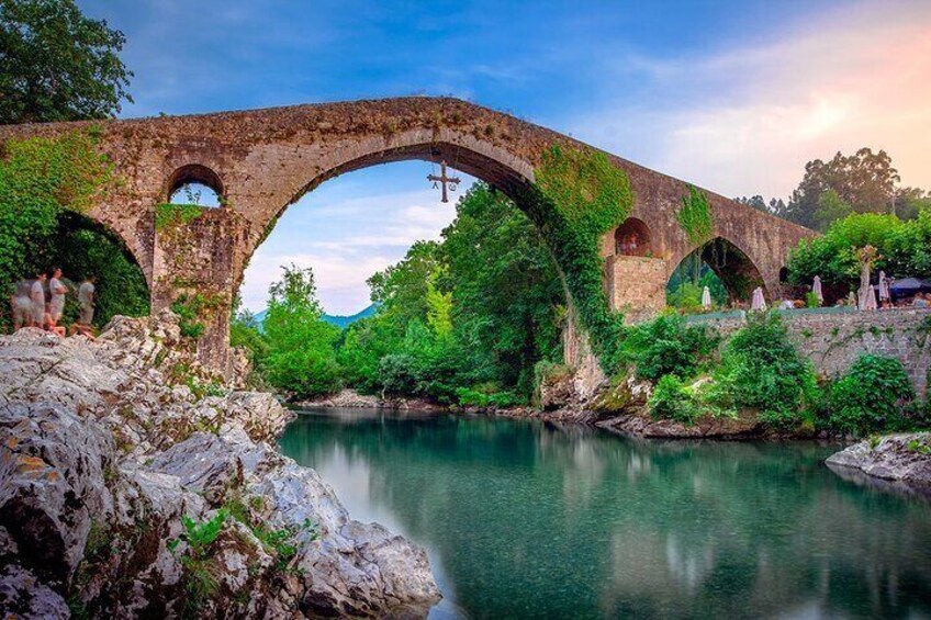 Excursion to the Lakes and Covadonga from Cangas de Onís