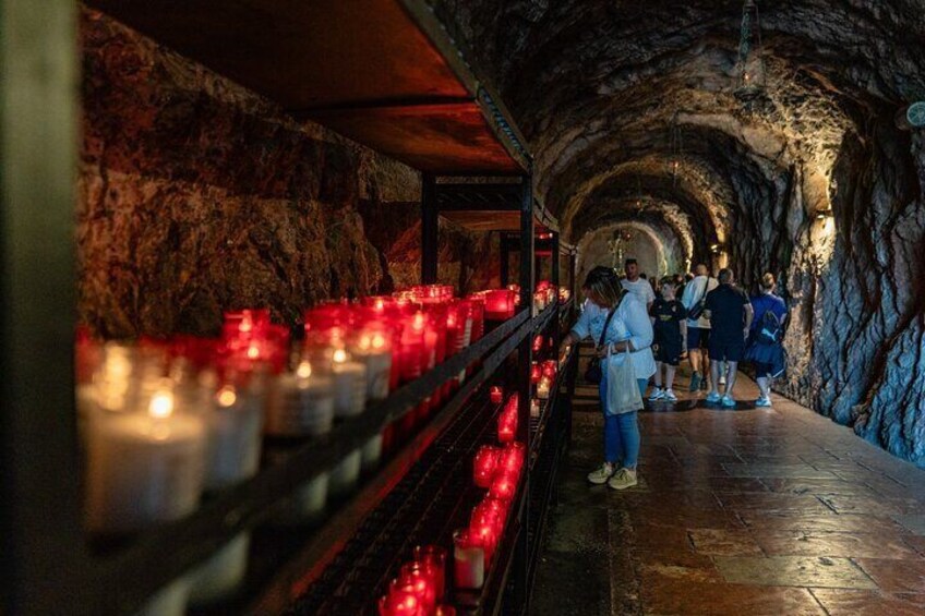 Excursion to the Lakes and Covadonga from Cangas de Onís