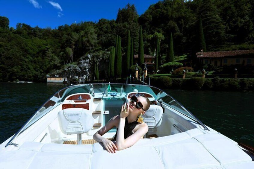 2-Hour Elegant Private Boat Cruise on Lake Como