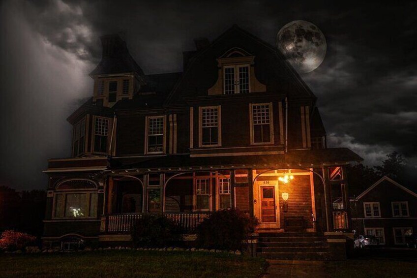 Discover the restless spirits that refuse to fade into oblivion on our Grand Rapids' haunted tour.