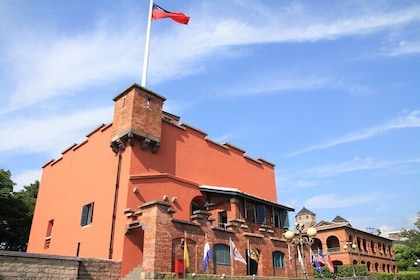 9 Hour Tamsui Historic Site and Beitou Hot Spring Culture Tour