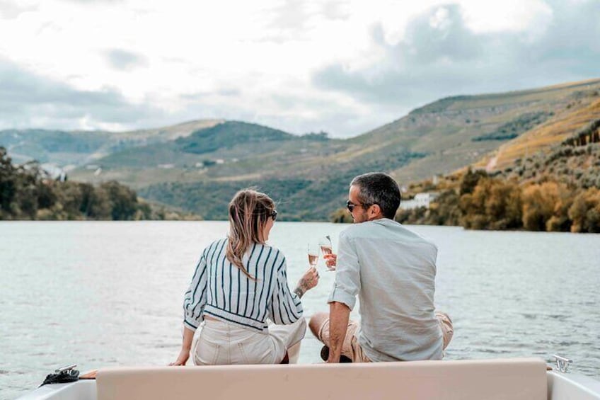 Douro Solar Boat Experience with Wine Tasting