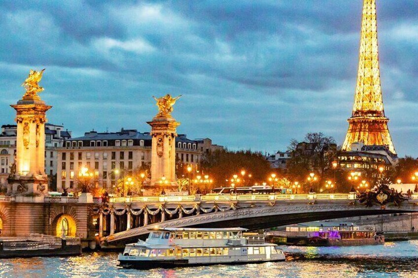 Prestige Dinner Cruise departing from the Eiffel Tower