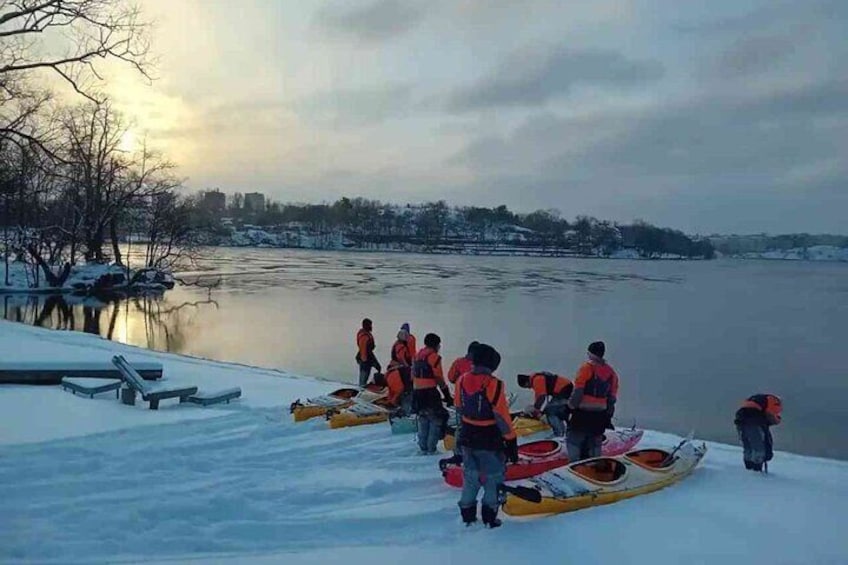 Winter Kayak Tour in Stockholm City + Hot Sauna