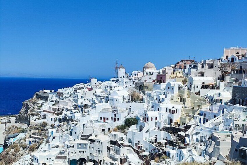 Santorini: Private Sightseeing Tour with Local Guide