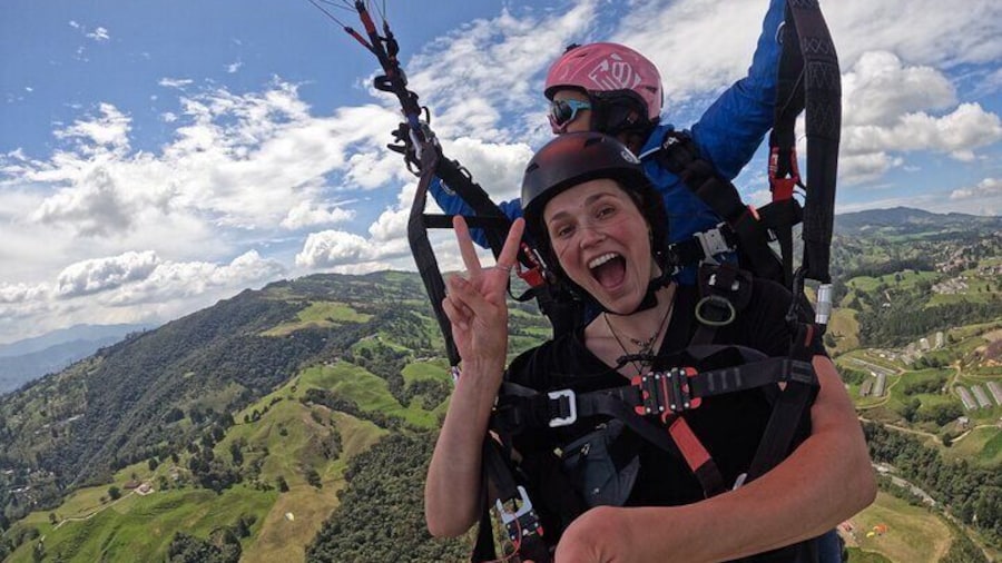 Parapente Paragliding in Medellín BlueSky.