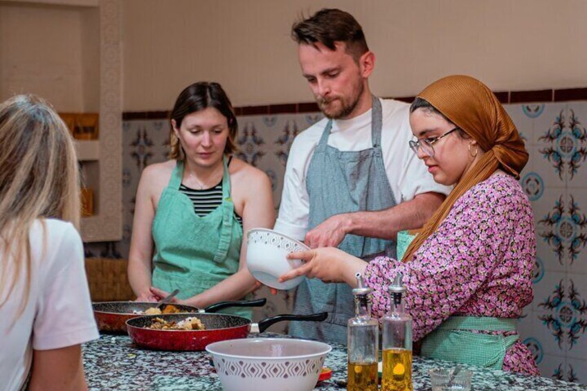 Moroccan Cooking Class with Market Visit and Meal 