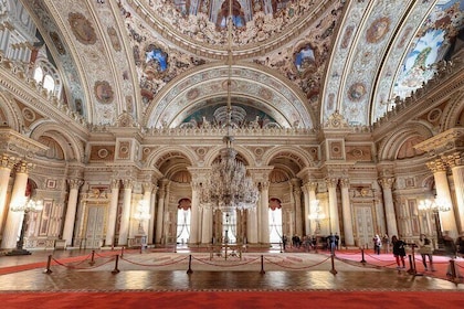 Istanbul Dolmabahce Palace Guided Tour