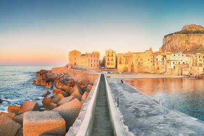 Full-Day Private Guided Tour in Sicily with Lunch