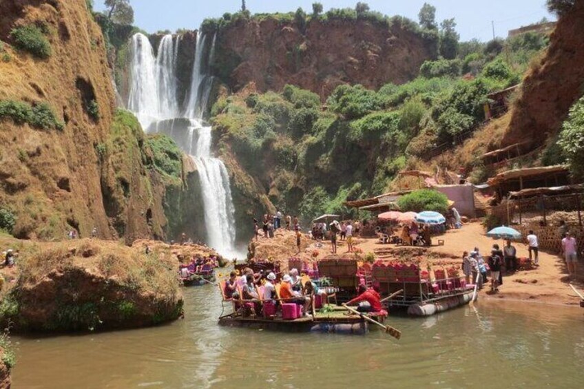 Marrakech : Ouzoud Waterfalls, Guided MountainTour & Boat Ride