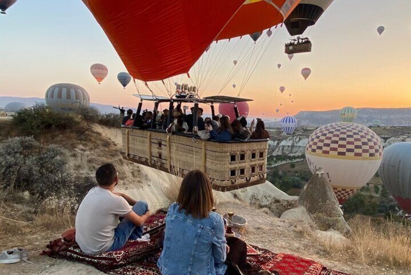 Cappadocia Sunrise Breakfast With Hot Air Balloons